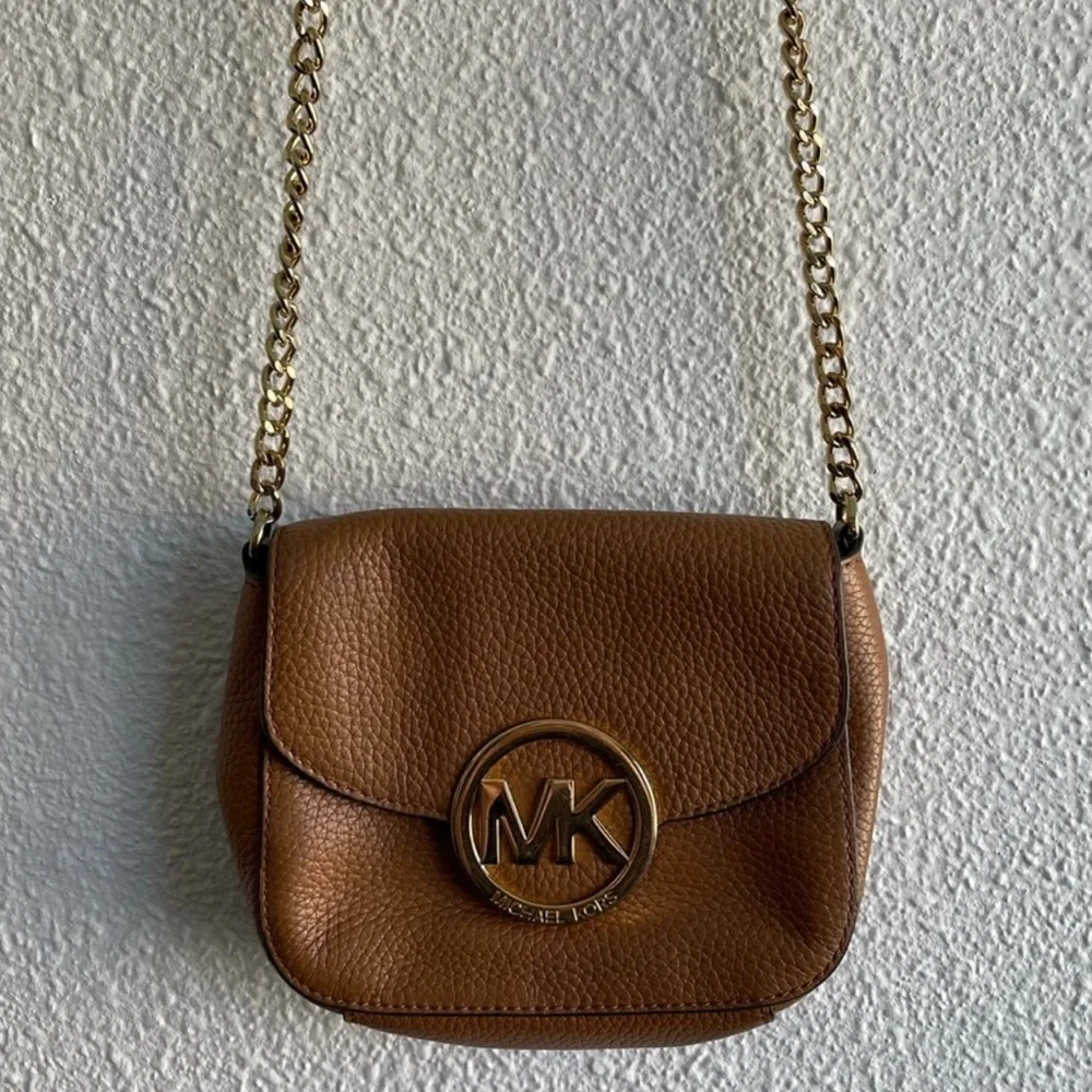 MICHAEL KORS CROSSBODY